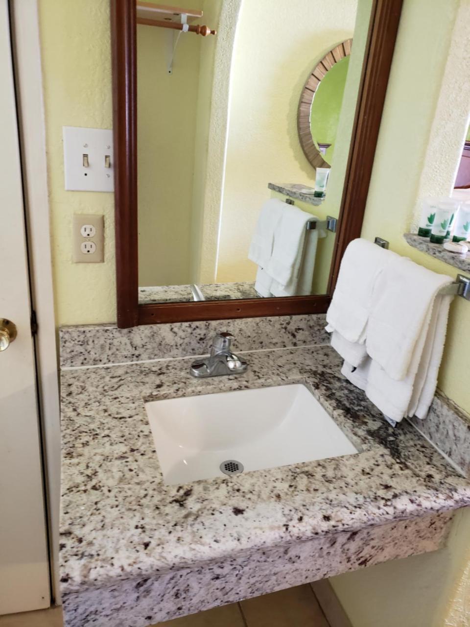La Hacienda Inn Artesia Kültér fotó